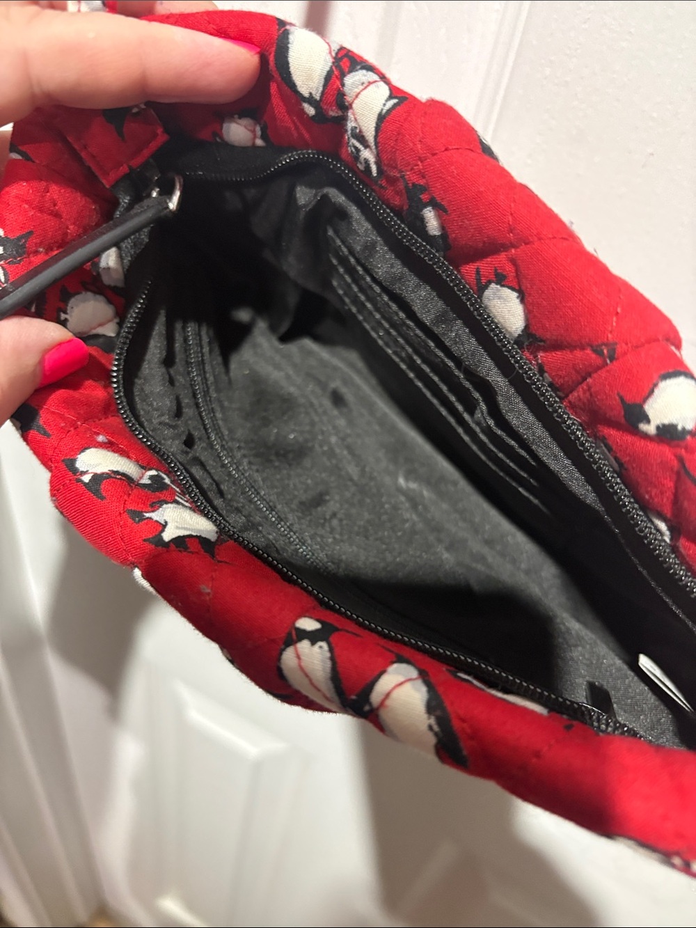 Vera Bradley Red Quilted Penguin Print Crossbody - Picture 4 of 6